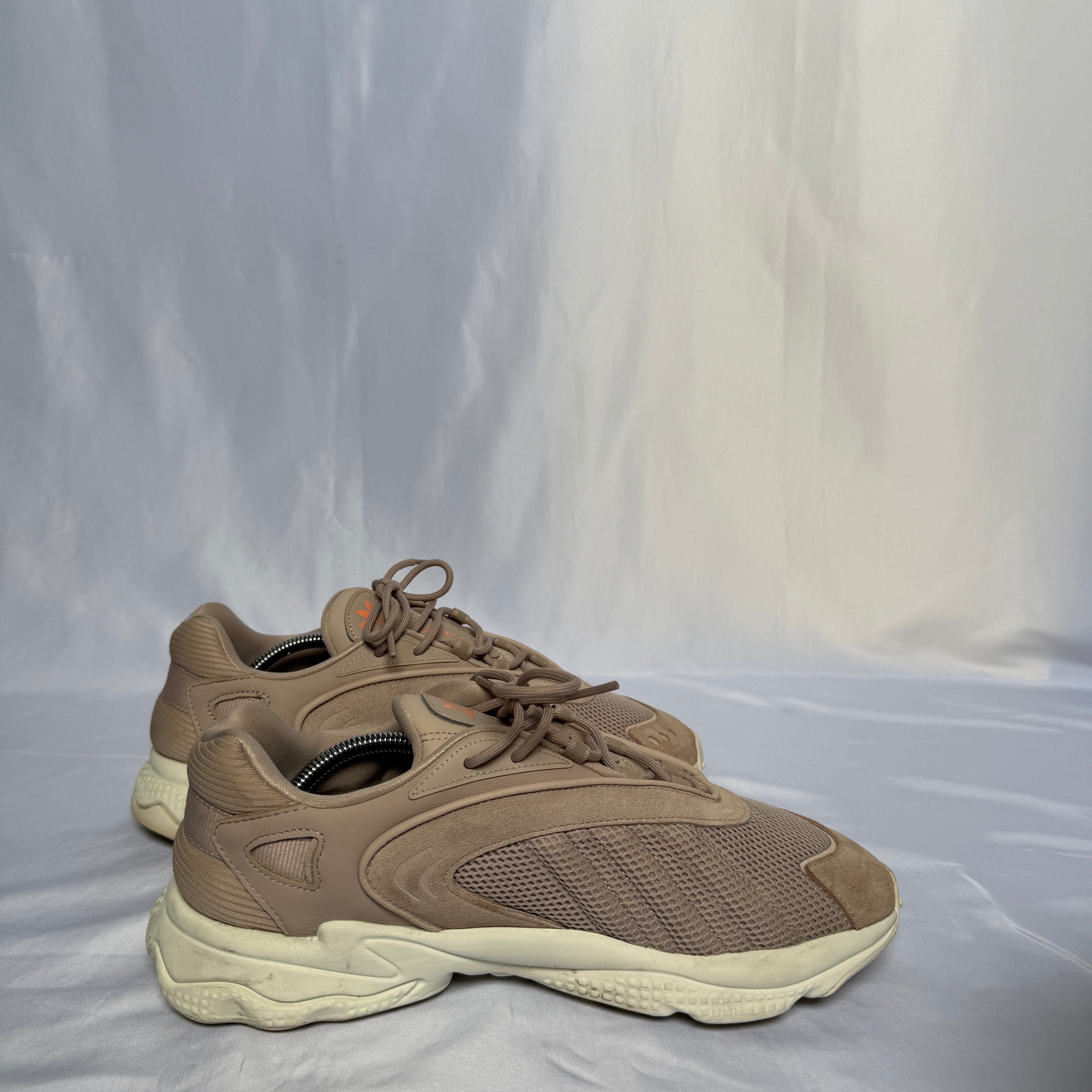 Adidas Orketro – Beige/Orange/Grau – Größe 46 (US 11,5)