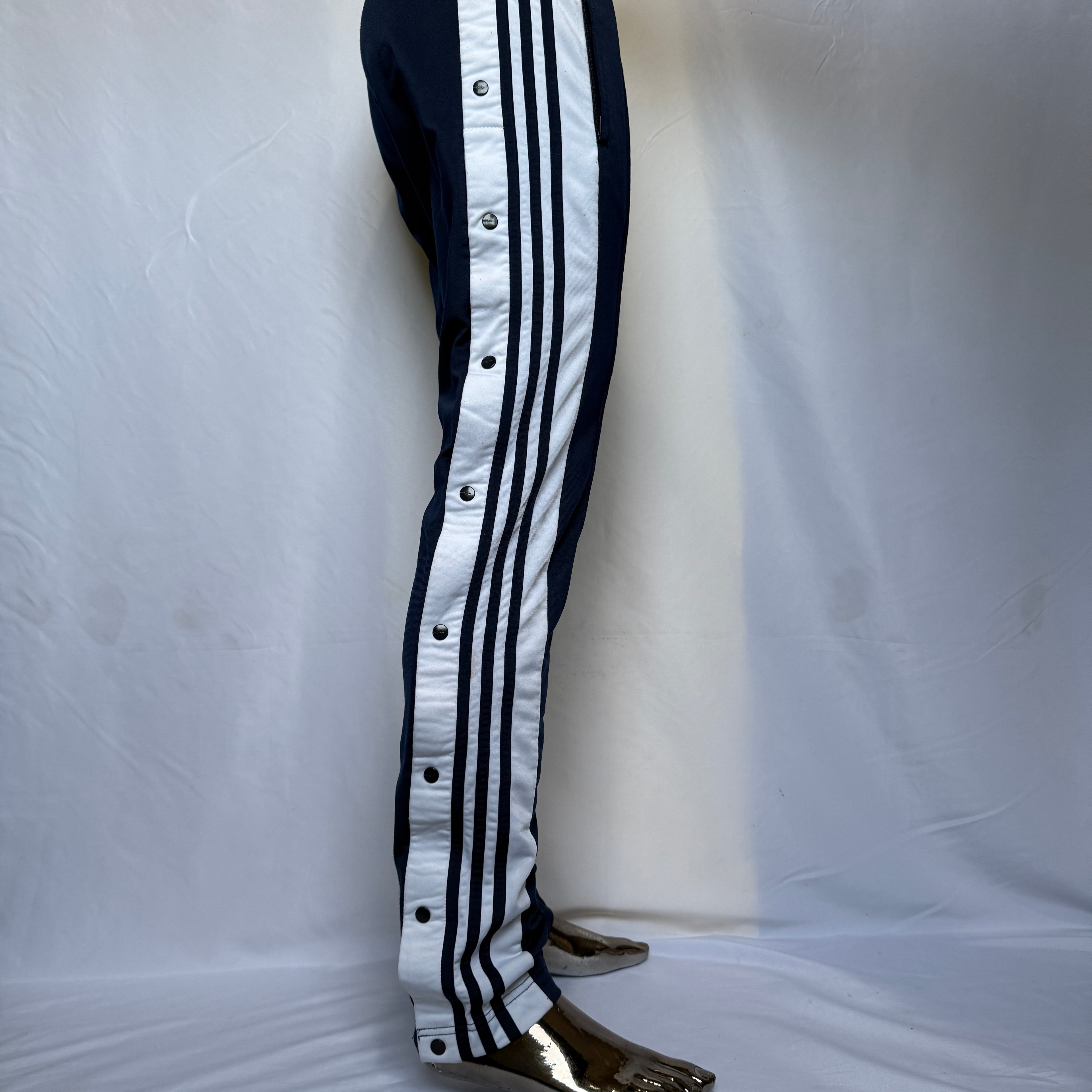 adidas Jogginghose / Trainingshose – seitliche Knopfleiste – Gr. XS-S (Damen)